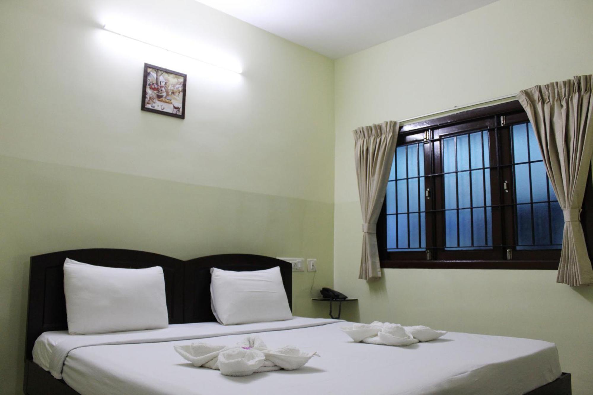 Hotel Kc Yercaud Exteriör bild